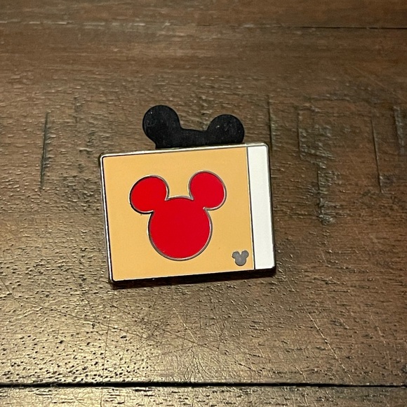 Disney Trading Pins 75175 WDW - 2010 Hidden Mickey Series - Disney Resorts - Picture 1 of 3
